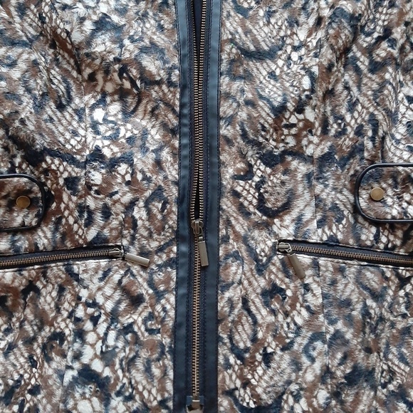 Chicos Women's Faux Fur Animal Print Zip Front Jacket - Picture 5 of 8